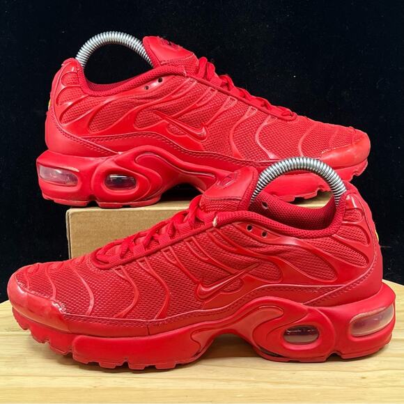 Nike Air Max Plus TN Triple Red October size 6y CQ9748-600 (Size 7.5 Wmns) - Picture 1 of 10